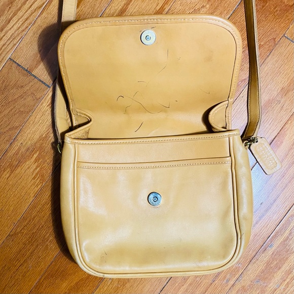Vintage Coach Saddlebag Beige Leather - Picture 2 of 5